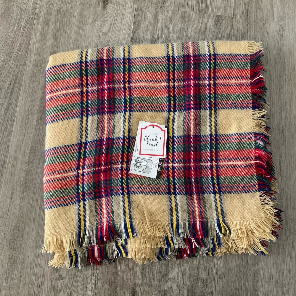 NEW ❗️ Plaid Scarf - Beige Print - NWT ✨